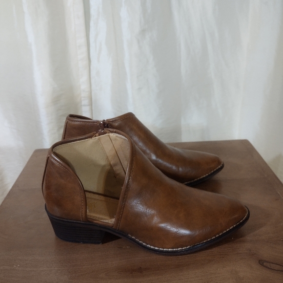 Vintage 93 ankle booties size 7 - Picture 2 of 6